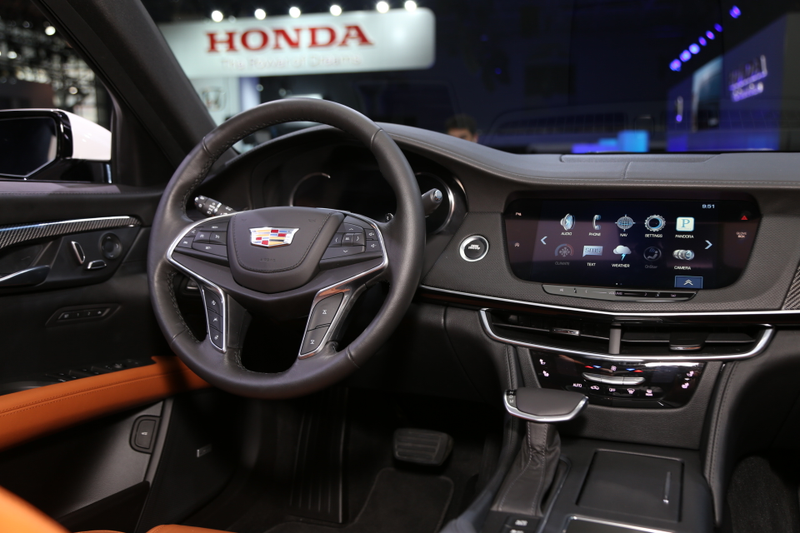 Illustration for article titled The 2016 Cadillac CT6's Interior Dials Down The Crazy, And That's Good